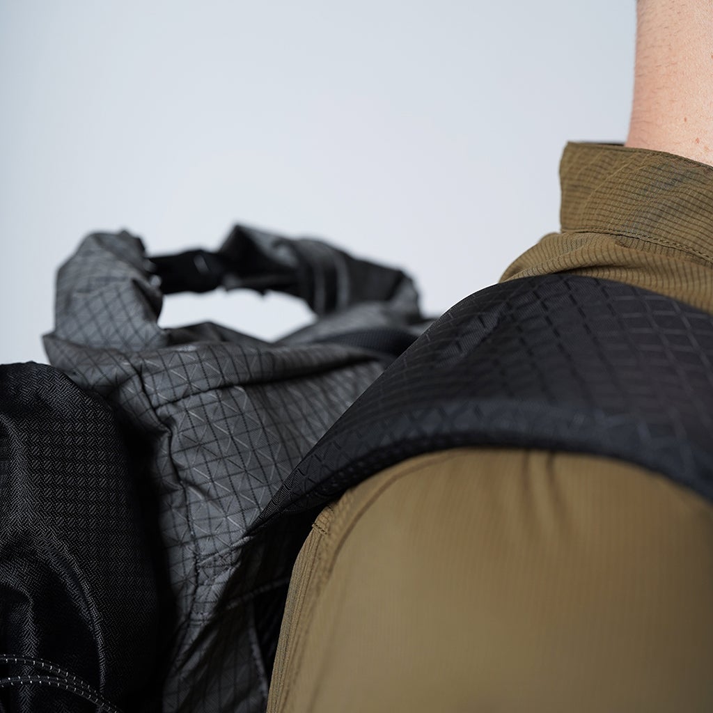 CAYL Gaya Roll Top Grid Solid ブラック CAYL / GAYA ROLL TOP / SOLID（B-GRID） | st. valley house - セント